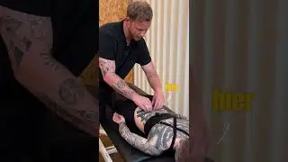Dieser einfache Griff wirkt Wunder! #ASMR #PhysioHack #PartnerMassage  #lowbackpain#backpainrelief