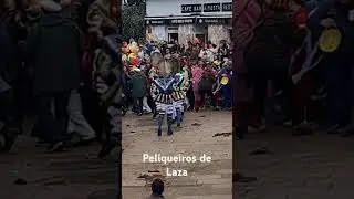 #carnaval Entroido en Laza cos #Peliqueiros na Plaza da Picota abrindo cami&ntilde;o
