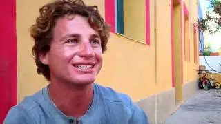 Filippo Pucillo tra le strade di Linosa