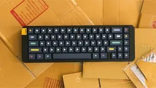 Space65 R2  // Polycarbonate Plate // Neapolitan Switches // GMK Dots R2 | Sound Test