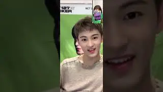 idol fansign with fans ❎ fans fansign with idol✔ no awkward awkward moment😄👍 #mark #fansign #nct