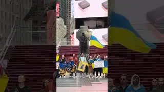 💙💛🇺🇸 Times Square Shines Blue & Yellow! Support Ukraine! #NYC #Peace #ukraine #newyork