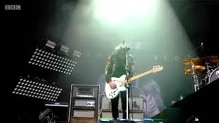 Ten Tonne Skeleton (Live at Reading 2015)