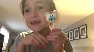 Trying the new polar bear cake pop from Starbucks today!!!🌟⭐️