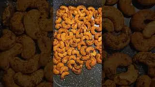 Spr&oslash;de ristede cashewn&oslash;dder &ndash; Hurtig og l&aelig;kker opskrift! 🥜🔥
