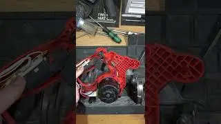 Дорогостоящий ремонт пилы Milwaukee #milwaukee #diy #powertools #repair #howto #tech