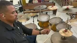 Que amor &eacute; esse #gospelmusic #musicos #drummer #mobiledrumcover #musica #musicaevagelica #drums 