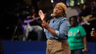 Praise Is What I Do ft. Donishisa Ballard (William Murphy)