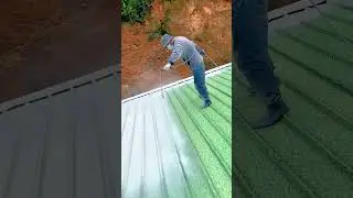Applying Protective Coating on Metal Roof to Enhance Durability and Weather Resistance