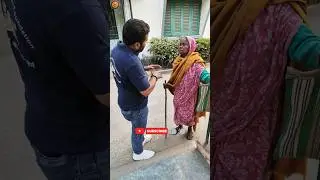 ek budhi maa ki madad ❤️ | Emotional Social Work Video | Humanity Still Alive