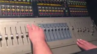 Vídeo Aula sobre Venue Mix Rack. Console Parte 2 de 3. Ricardo Mamute.