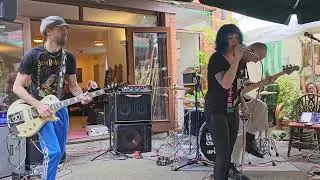 Well Hung Heart ~ Sweet ~ Southgate Inn Devizes 2023-Aug-28