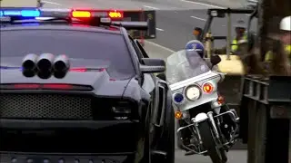 A Nova Super M&aacute;quina - KITT se transforma em uma viatura policial