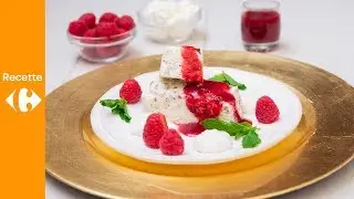 B&ucirc;chettes de nougat glac&eacute; et coulis de framboises