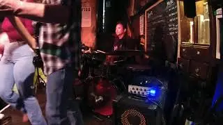 Pearl Rhythm Traveler on a gig!