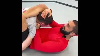 Удушающий приём &laquo;Треугольник&raquo; Железный кулак от Фираса Захаби