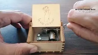 wooden music box - La vie en rose - &chi;&epsilon;&iota;&rho;&omicron;&kappa;ί&nu;&eta;&tau;&omicron; &xi;ύ&lambda;&iota;&nu;&omicron; &mu;&omicron;&upsilon;&sigma;&iota;&kappa;ό &kappa;&omicron;&upsilon;&tau;ί