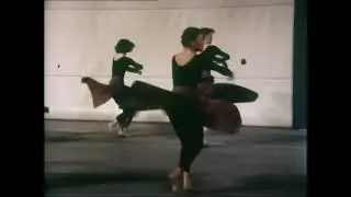 Ekstatischer Kreis / Ecstatic Circle (1979) - Ekstatischer Tanz / Ecstatic Dance (1932)