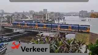 Trein vast op Spoorbrug Zaandam