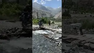 cd 70 bike par skardu 🇵🇰 #mountains #narankagan #shorts #shortsongs #biker #biketour #travel #cd70