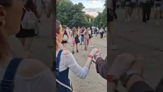 Nostalgia vibe de festival Asa se distrează lumea