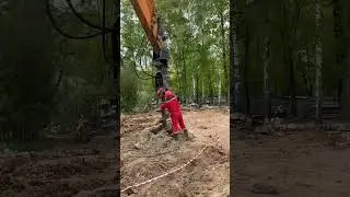 Строительство жилого дома по программе реновации в г. Москве. Устройство шпунта будущего котлована.
