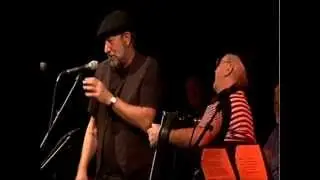 'Le Voyeur' performed by Pete Wood & Johnny Handle
