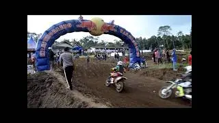 Kratingdaeng Navaro KMF 2017 Open Grasstrack #1 Magelang