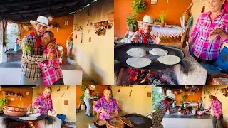 Así es un DESAYUNO normal en el rancho 😱 les mostramos nuestra bella COCINA…Feliz con mi MADRE 🤠