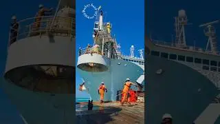 Riggers on Action in Assisting Big Ship💪 #trending #offshorevessel #offshore #rigger #safetyfirst