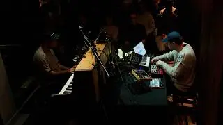 p&oslash;laroit - Ve Analogue (live @ ADE 2025)