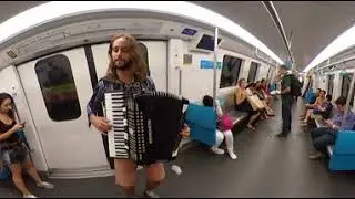 (360 VIDEO) Brazilian street music, live from the metro