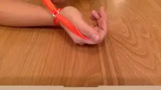 How to use a fabric wristband for event security ?