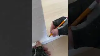 Leisten auf Gehrung schneiden segen / Leisten verlegen kleben/ Leisten in der Ecke verlegen/Parkett