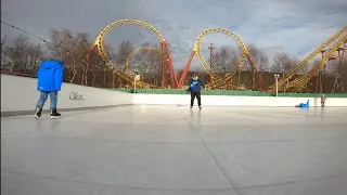Eislaufbahn von Freitzpark Freizeit-Land Geiselwind im Winter Wunderland in der Drachenbucht