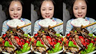 Delicious Stir-Fried Bacon & Antler Mushroom with Steamed Chicken Eating Show