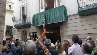 Valencia nou ottubre. LA bandiera baja en Calle Trinquete de Los caballeros