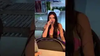 Emily bebendo vodkaslova achando que &eacute; refrigerante