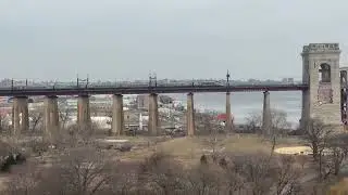 Old Acela crossing the Hell Gate Bridge