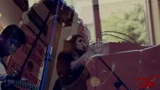 LiKE sessions: Dolly Peters