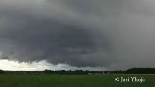 Ruuskankylä 11.8.2016. Supersolu, trombi ja rakeita.