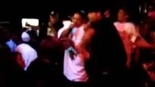 GORILLA PITS PERFORMING 
