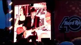 Rod Stewart / Ron Wood - Maggie May, Hard Rock Calling, London, 26th June 2011
