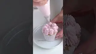 Easy Cupcake Design #cupcake #cake #cakedecorating #cakeshorts #cupcakedecorating #cakedesign #yum