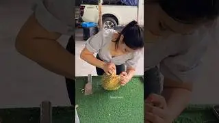 Malaysian Woman Unboxing Durian - Fruit Cutting Skills