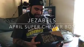April Bark Box ! SUPER CHEWER !