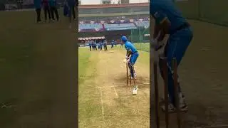 Sachin Tendulkar bowls leg spin to Irfan Pathan #bdmlive