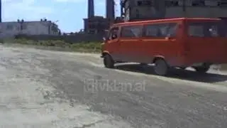 Lac, rruga e shkat&euml;rruar (30 Maj 1999)