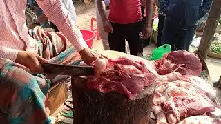 Big Buffalo Cutting,  Buffalo Meat Cutting Skills ,Buffalo Meat Processing in Meat Market