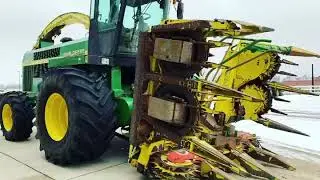 JD 6950 Forage Harvester